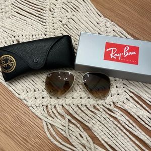 Ray-Ban Aviators 3026